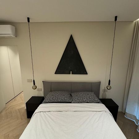 Duca Dei Navigli - Luxury Apartment In มิลาน ภายนอก รูปภาพ