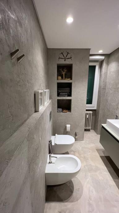 Duca Dei Navigli - Luxury Apartment In มิลาน ภายนอก รูปภาพ