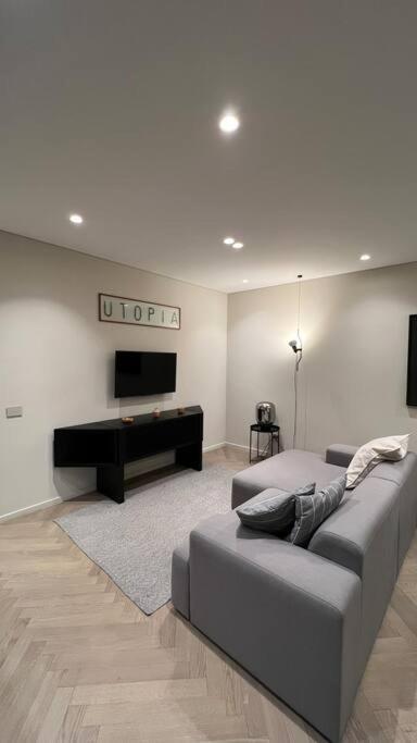 Duca Dei Navigli - Luxury Apartment In มิลาน ภายนอก รูปภาพ