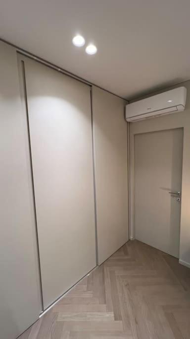 Duca Dei Navigli - Luxury Apartment In มิลาน ภายนอก รูปภาพ