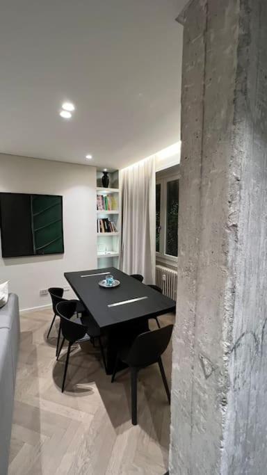 Duca Dei Navigli - Luxury Apartment In มิลาน ภายนอก รูปภาพ