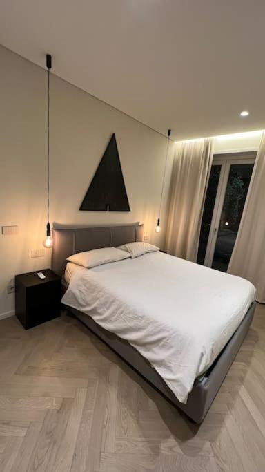 Duca Dei Navigli - Luxury Apartment In มิลาน ภายนอก รูปภาพ