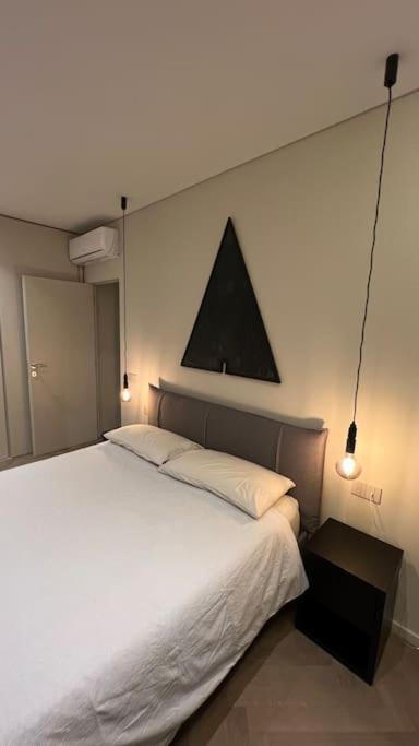 Duca Dei Navigli - Luxury Apartment In มิลาน ภายนอก รูปภาพ